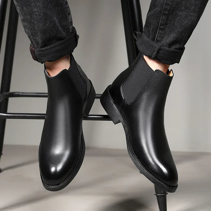 Bota Chelsea em Couro Masculina Montezari MTZ253