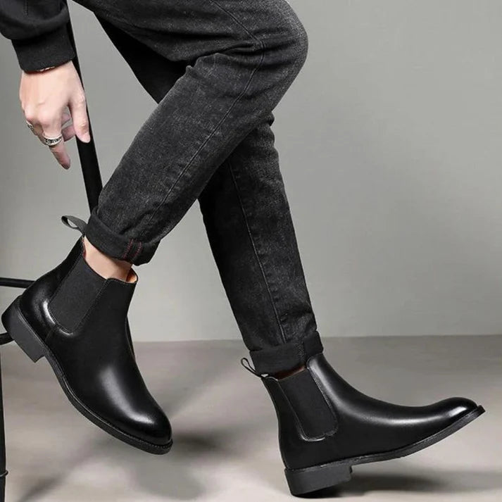 Bota Chelsea em Couro Masculina Montezari MTZ253