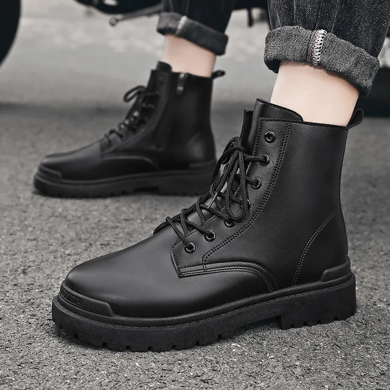 Bota Masculina em Couro Montezari MTZ245