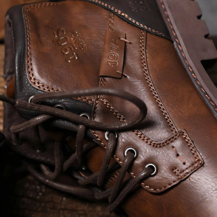 Bota Masculina em Couro Montezari MTZ257
