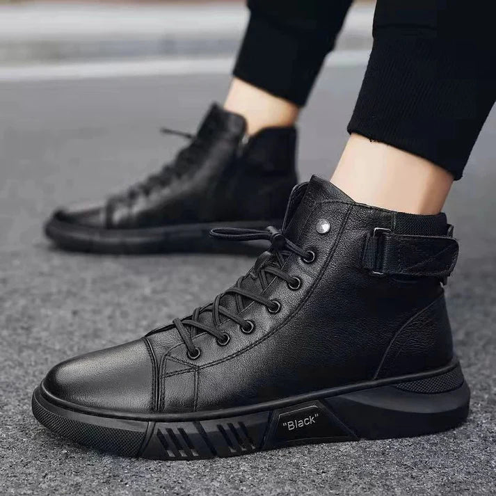 Bota Masculina em Couro Montezari MTZ260